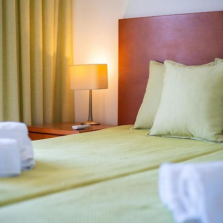 Host Wise - Bright Cozy Flats W Terrace & Pool Leilighet Quarteira Eksteriør bilde