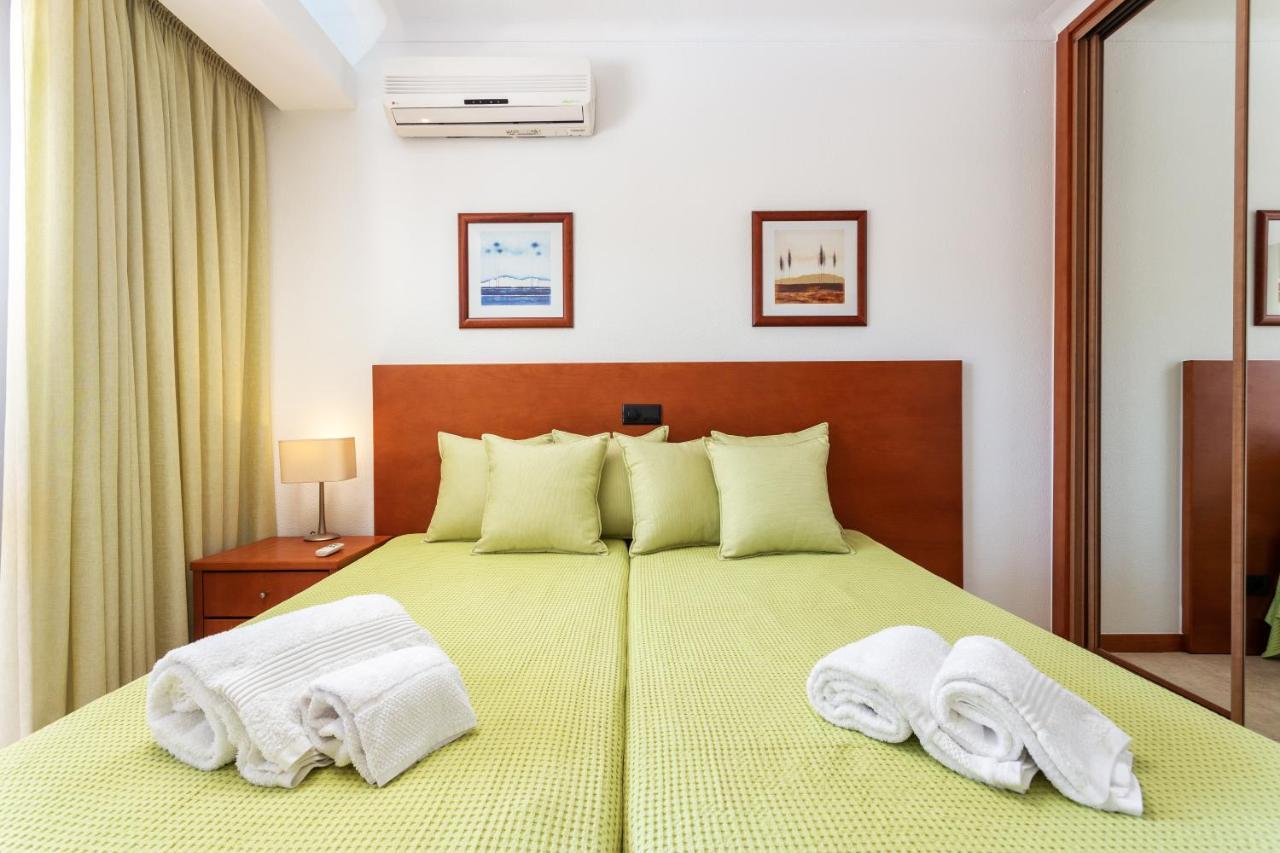 Host Wise - Bright Cozy Flats W Terrace & Pool Leilighet Quarteira Eksteriør bilde