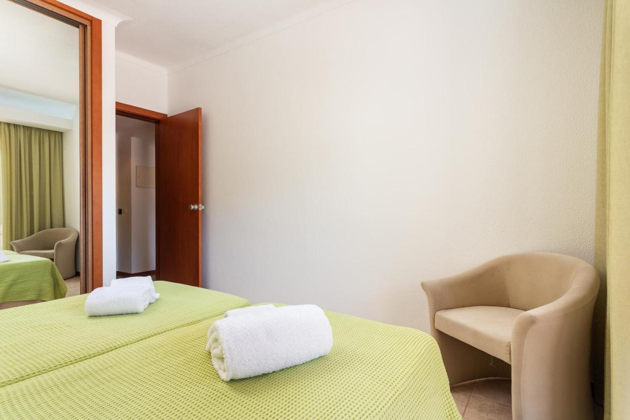 Host Wise - Bright Cozy Flats W Terrace & Pool Leilighet Quarteira Eksteriør bilde