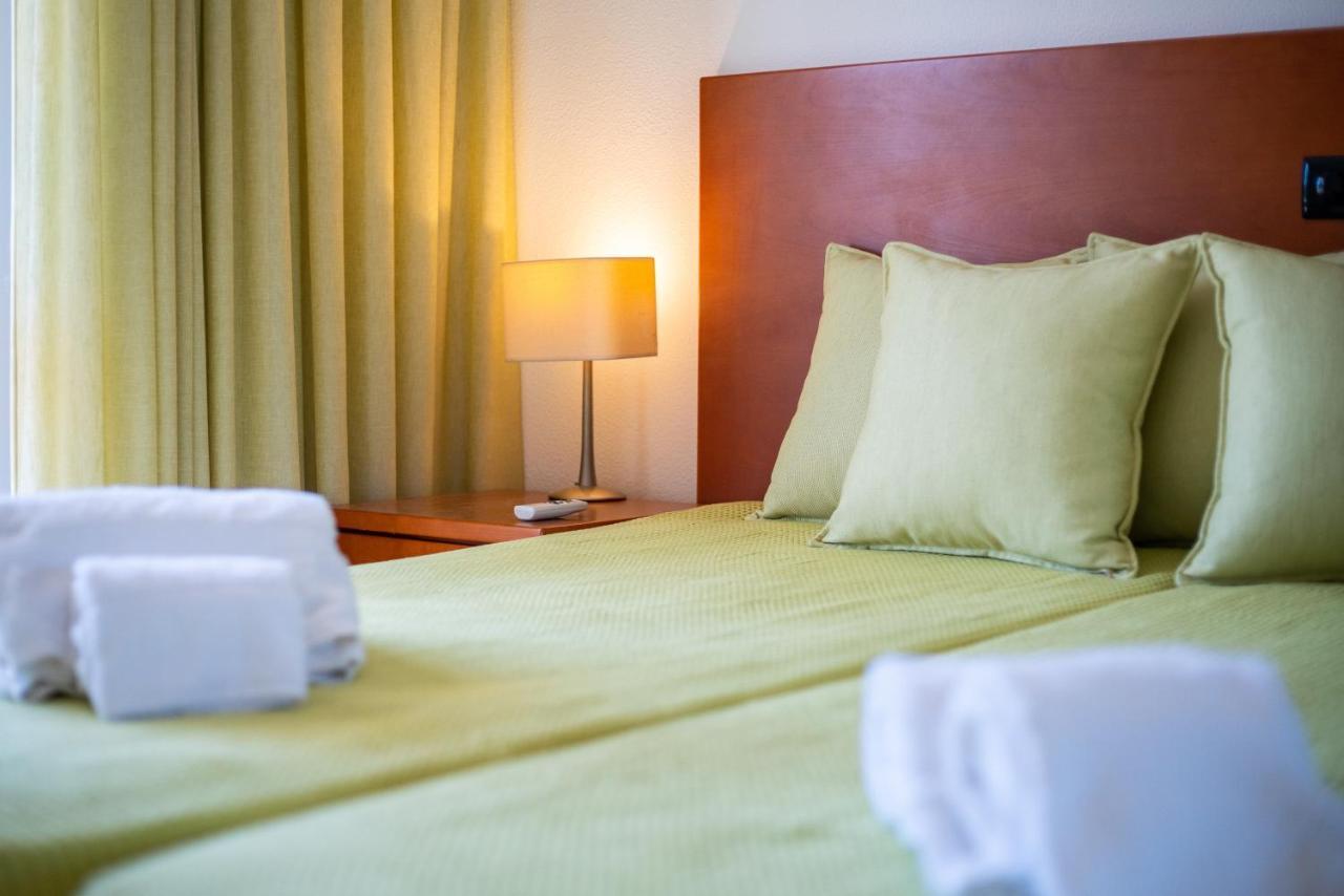 Host Wise - Bright Cozy Flats W Terrace & Pool Leilighet Quarteira Eksteriør bilde