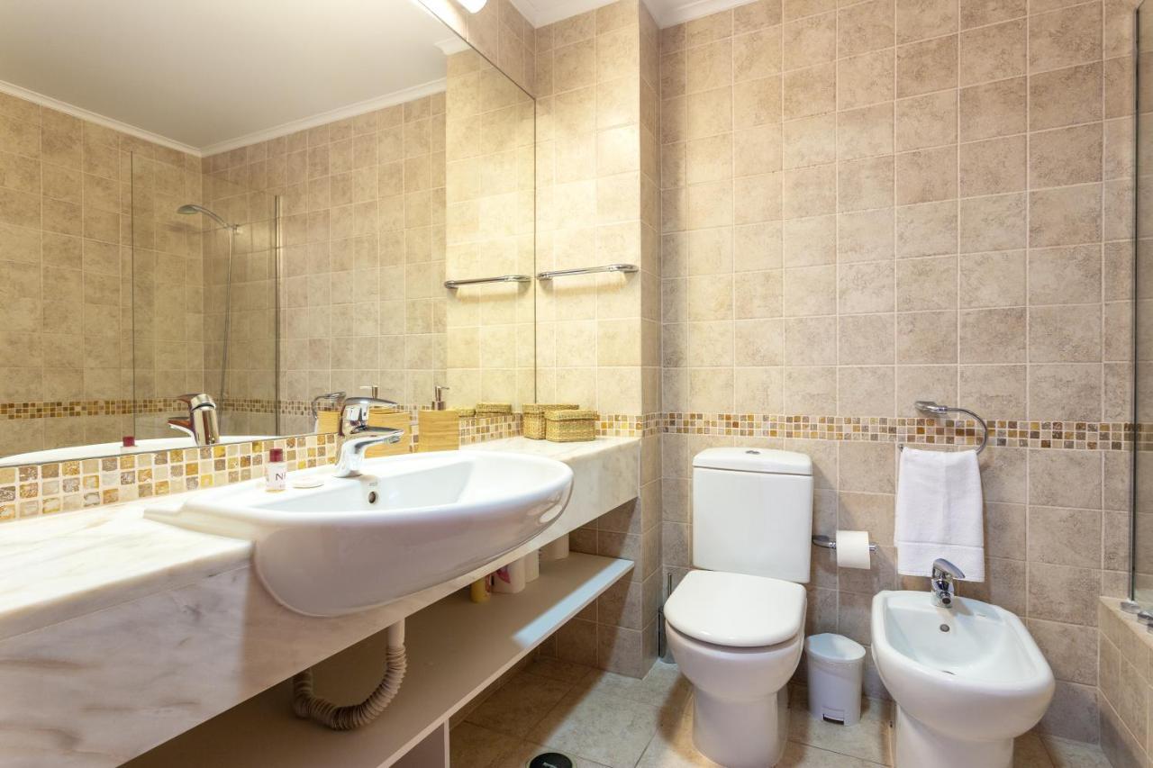 Host Wise - Bright Cozy Flats W Terrace & Pool Leilighet Quarteira Eksteriør bilde