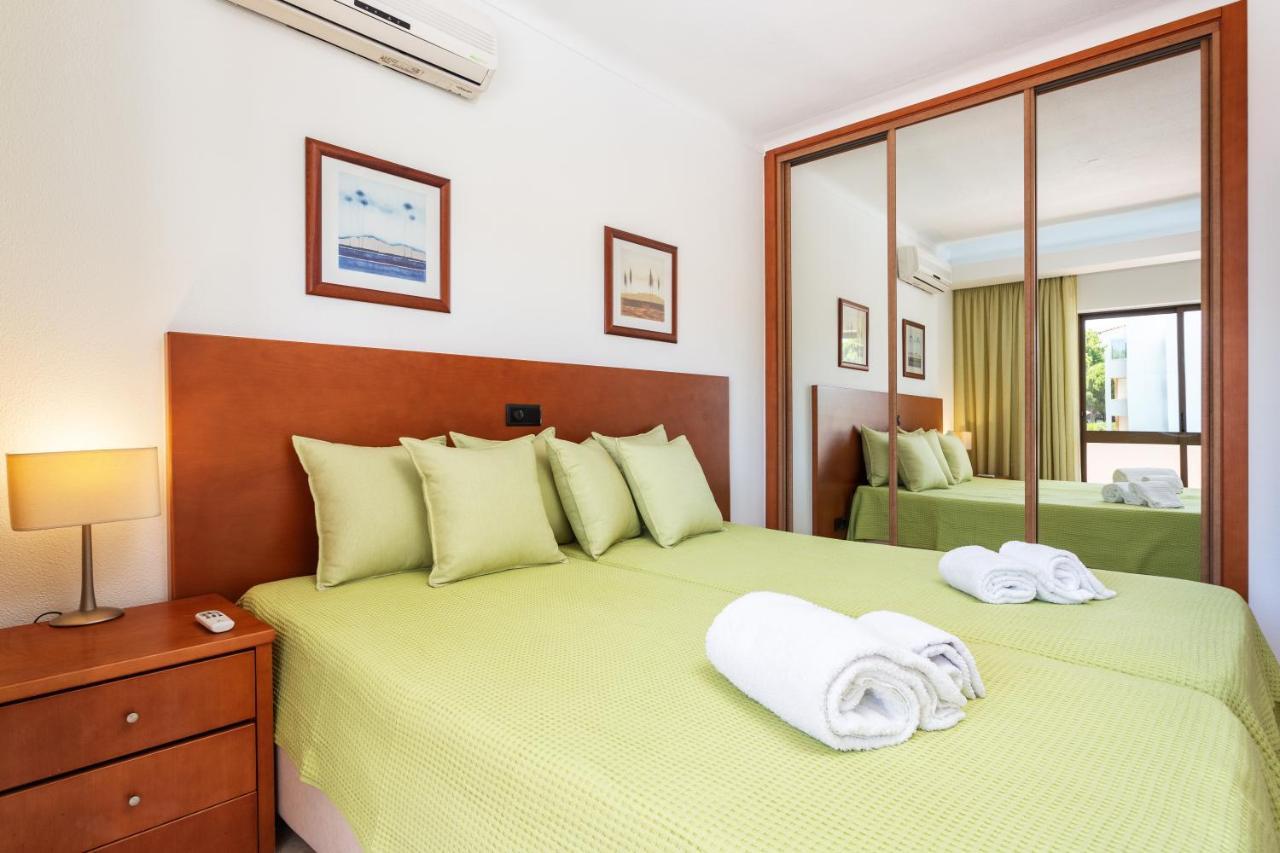 Host Wise - Bright Cozy Flats W Terrace & Pool Leilighet Quarteira Eksteriør bilde
